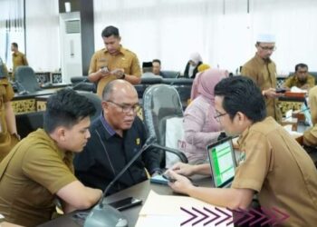 Pimpinan dan Anggota DPRD Sumbar Buat KTP Digital