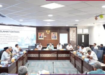 Banggar dan Bamus DPRD Tanah Datar Konsultasi ke DPRD Sumbar