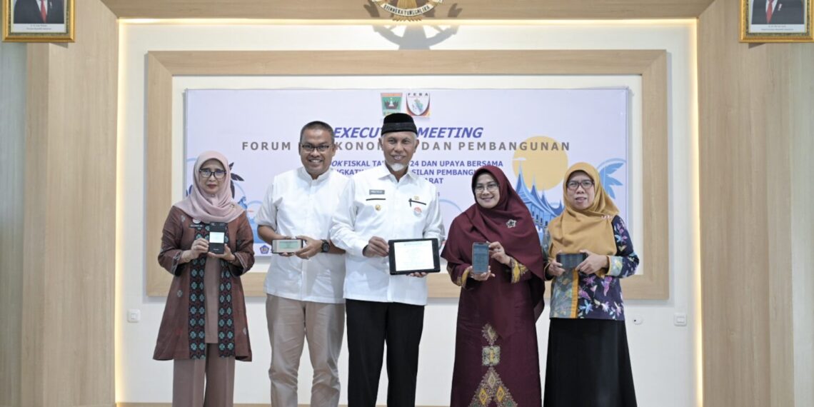 Pemprov Sumbar Terima Dana Hibah 53 Miliar Rupiah dari BPDLH