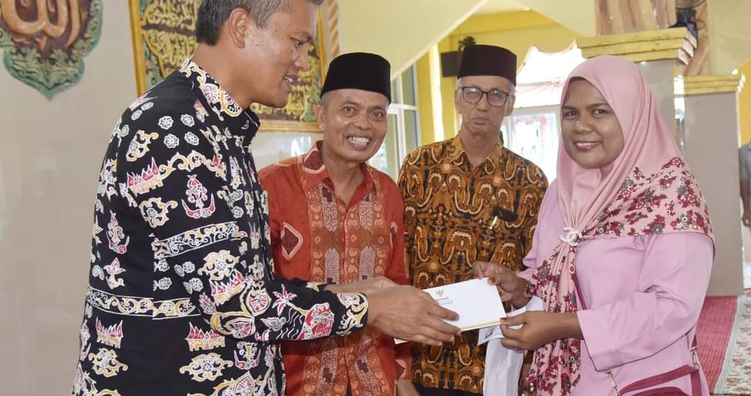 Baznas Kota Pariaman Salurkan Zakat untuk Mustahik