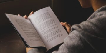 10 Manfaat Membaca