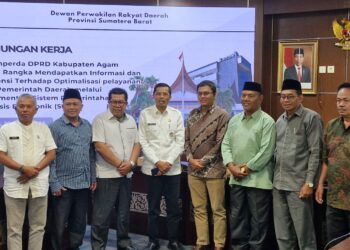 Kunjungi DPRD Sumbar, Bapemperda DPRD Agam Gali Informasi SPBE