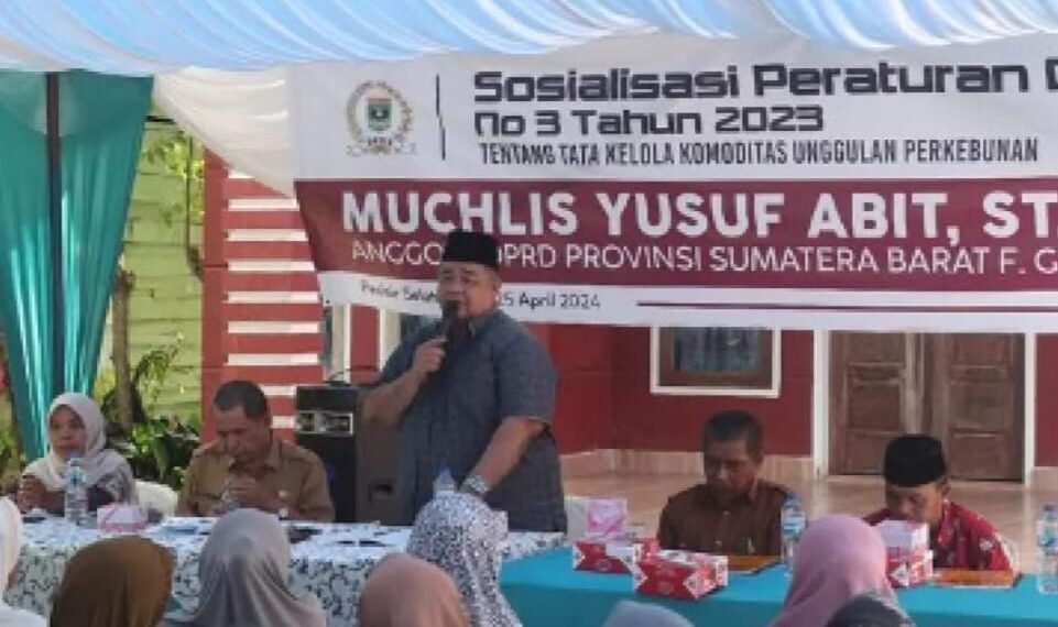 Mukhlis Yusuf Abit Sosialisasikan Perda di Koto Panai