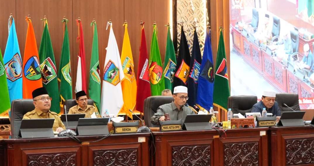 Dengar Jawaban Gubernur Soal Tiga Ranperda, DPRD Sumbar Tanyakan Kinerja Pendapatan Belanja dan Strategi Jangka Panjang