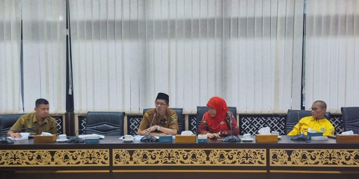 Mahasiswa FH UBH Kuliah Lapangan di DPRD Sumbar