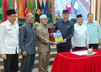 Rapat Paripurna DPRD Sumbar, Ranperda RPJPD 2025-2045 Disetujui Jadi Perda