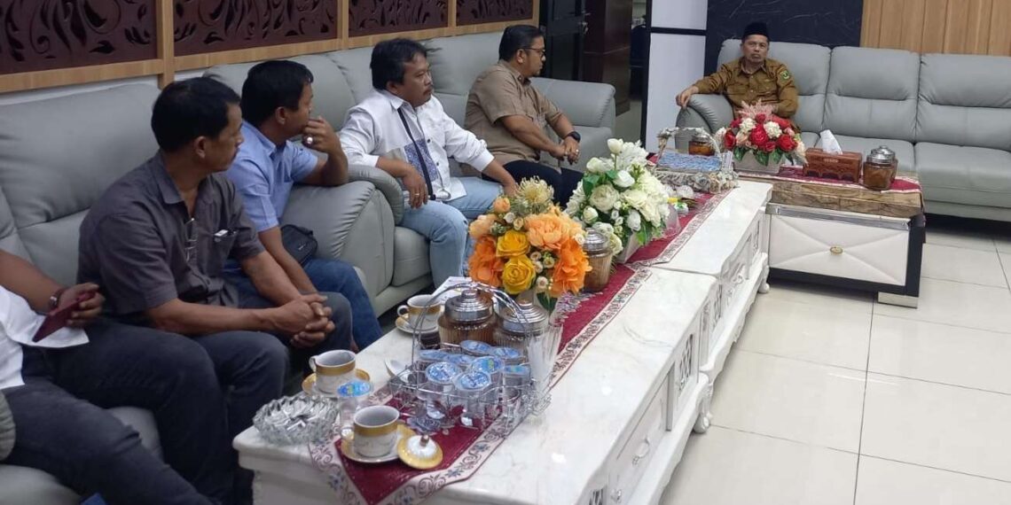 Komisi A DPRD Toba Kunjungi DPRD Sumbar, Pelajari Penyusunan Komposisi KUPA PPAS