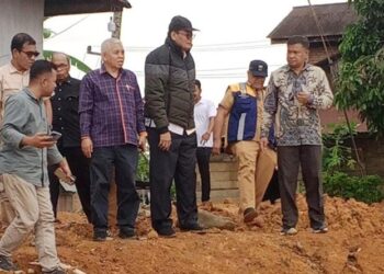 Komisi IV DPRD Sumbar Tinjau Pembangunan Penguatan Tebing Sungai Batang Pasaman