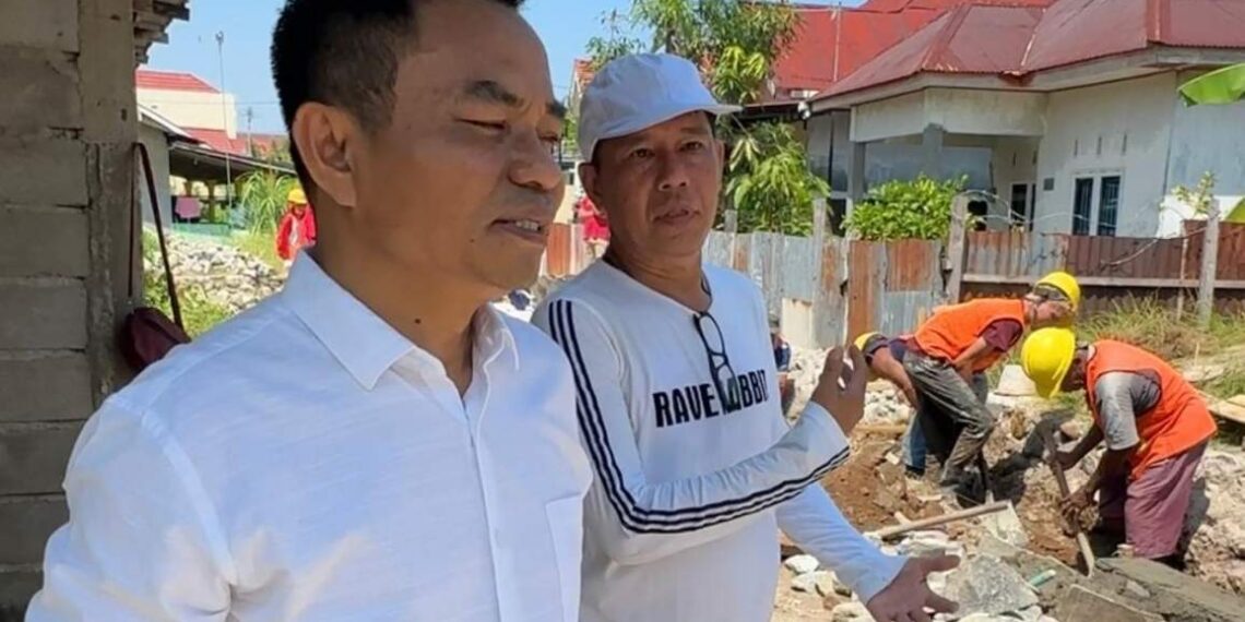 Lewat Dana Pokok Pikiran, Anggota DPRD Sumbar Hidayat Betonisasi Jalan Batavia Dadok Tunggul Hitam