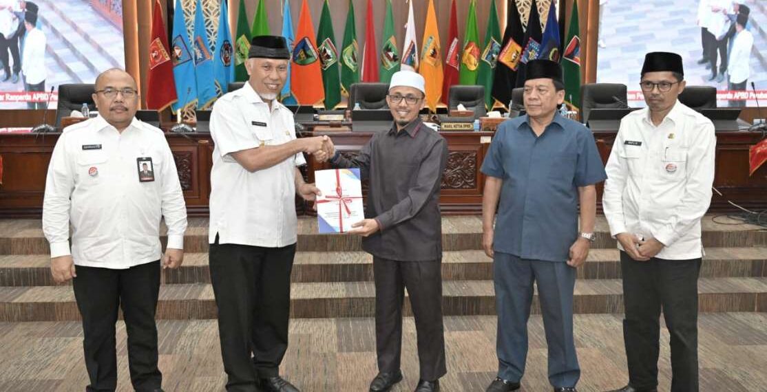Rapat Paripurna DPRD Sumbar, Gubernur Sampaikan Nota Pengantar Ranperda Perubahan APBD Sumbar 2024