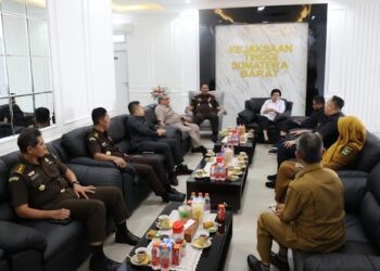 Pimpinan DPRD Sumbar Silaturahmi ke Kejati, Bahas Edukasi Hukum Atasi Kenakalan Remaja 