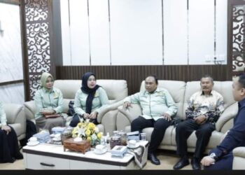 Terima Kunjungan BPSK Padang, Wakil Ketua DPRD Sumbar Nanda Satria Bahas Peningkatan Sinergi Selesaikan Sengketa Konsumen