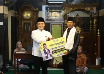 Wakil Ketua DPRD Sumbar Iqra Chissa Safari Ramadan Perdana di Masjid Nurul Huda