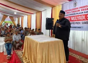 Verry Mulyadi Sosialisasi Perda Pengelolaan Sampah di Lubuk Kilangan