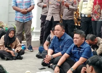 KMSSM Unjuk Rasa di DPRD Sumbar Tolak Penetapan Revisi UU TNI