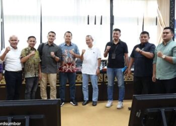 Kabag Persidangan DPRD Sumbar Terima Kunjungan Komisi Gabungan DPRD Dharmasraya