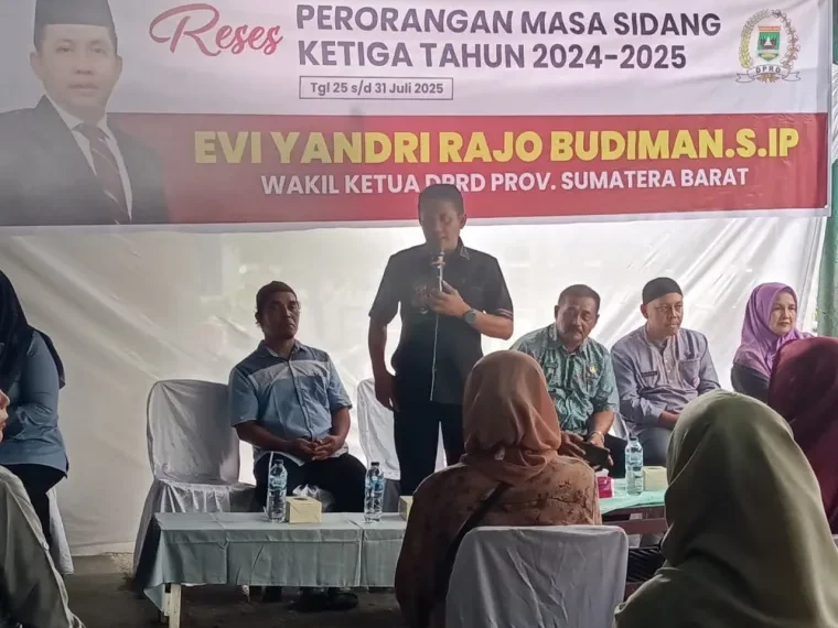 Wakil Ketua DPRD Sumbar Evi Yandri Reses di Padang Besi