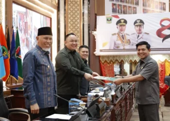 DPRD Sumbar Gelar Penyampaian Pandangan Umum Fraksi terhadap Ranperda APBD 2026