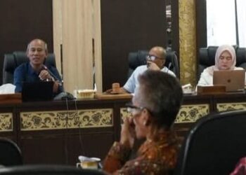 Tim Ahli DPRD Sumbar Bahas Strategi Peningkatan PAD dari Pembenihan Udang Vaname