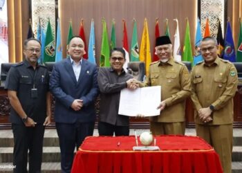 DPRD Sumbar Sahkan Perda Perseroda Jamkrida, Modal Dasar 400 Miliar Rupiah