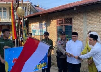 Lepas Pawai Khatam Al-Quran, Ketua DPRD Sumbar Sebut TPQ dan TQA Miliki Peran Strategis