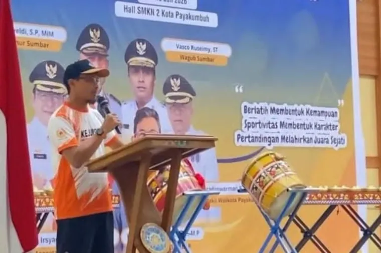 Anggota DPRD Sumbar Irsyad Syafar Buka Kejuaraan Tenis Meja Se-Sumbar