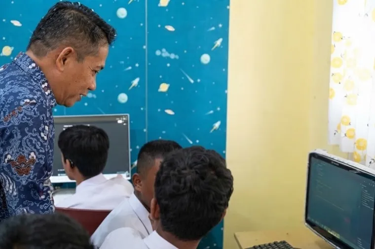 Dapat Laporan Sarana Kurang Memadai, Evi Yandri Tinjau SLB Negeri 1 Padang